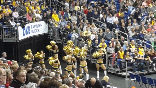 Basketball ALBA Berlin Skyliners Frankfurt Mercedes Benz Arena 20161008 (17).jpg