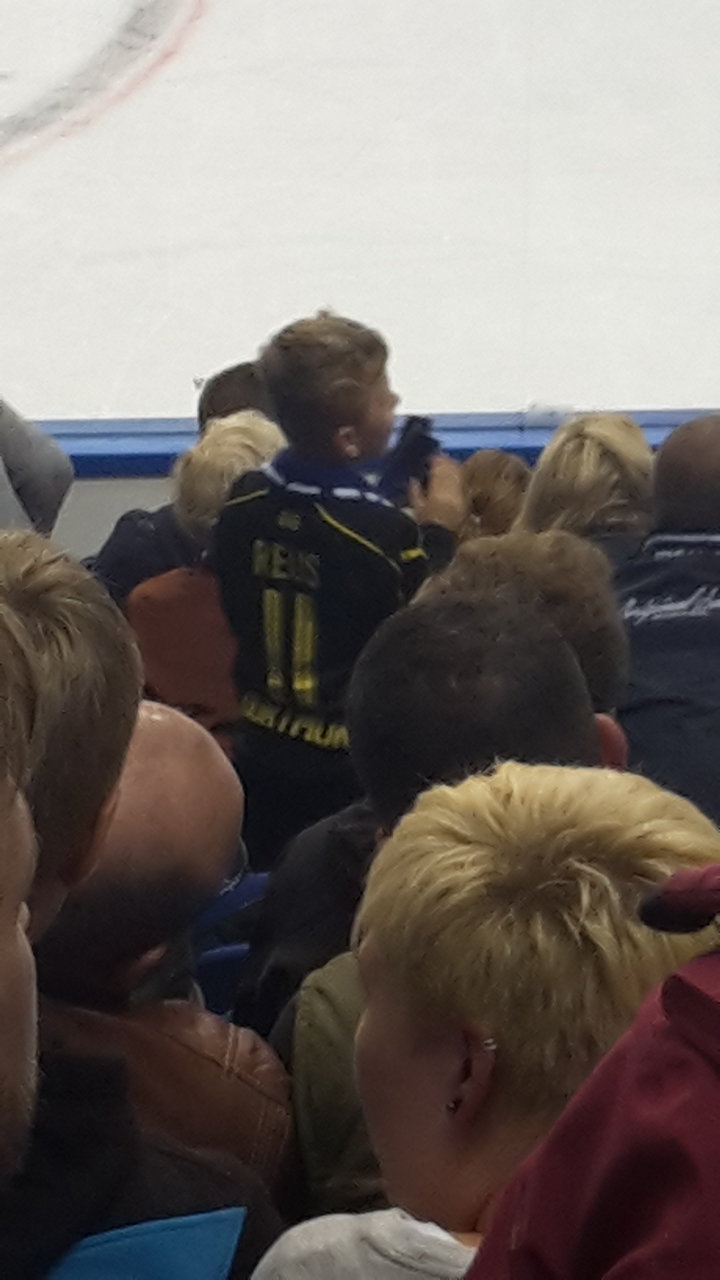 Eishockey Eisbären Berlin Kölner Haie DEL 20161007 (26).jpg