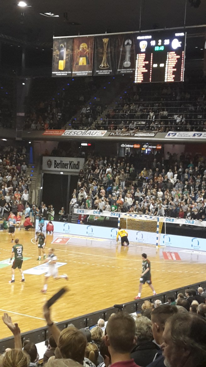 handball-bundesliga-topspiel-fuchse-berlin-thw-kiel-max-schmehling-halle-20161005-15